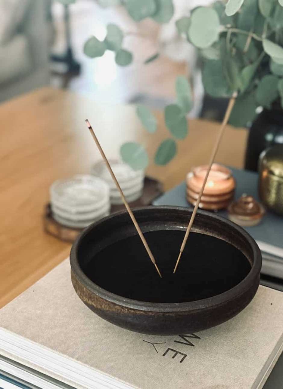 living room design coffee table styling decor